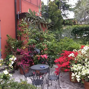  Couette-café La Dimora Del Garda